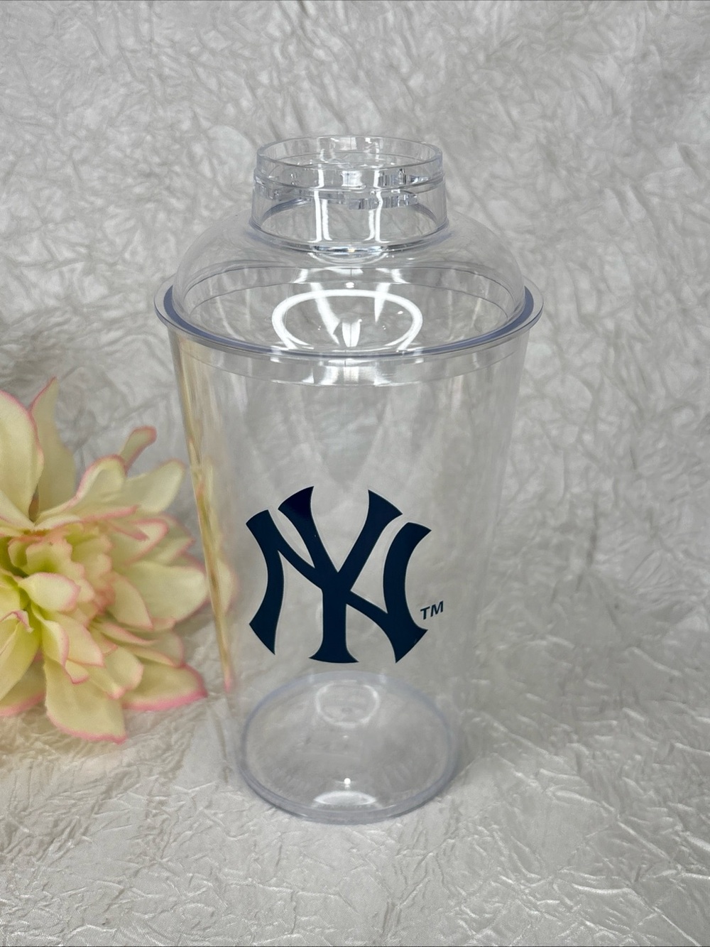 NY Yankees 16oz Cocktail Shaker Drink Cup Clear Acrylic Yankee Stadium MLB
